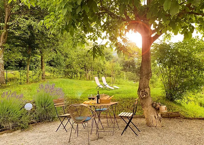 Semesterbostad Nest *